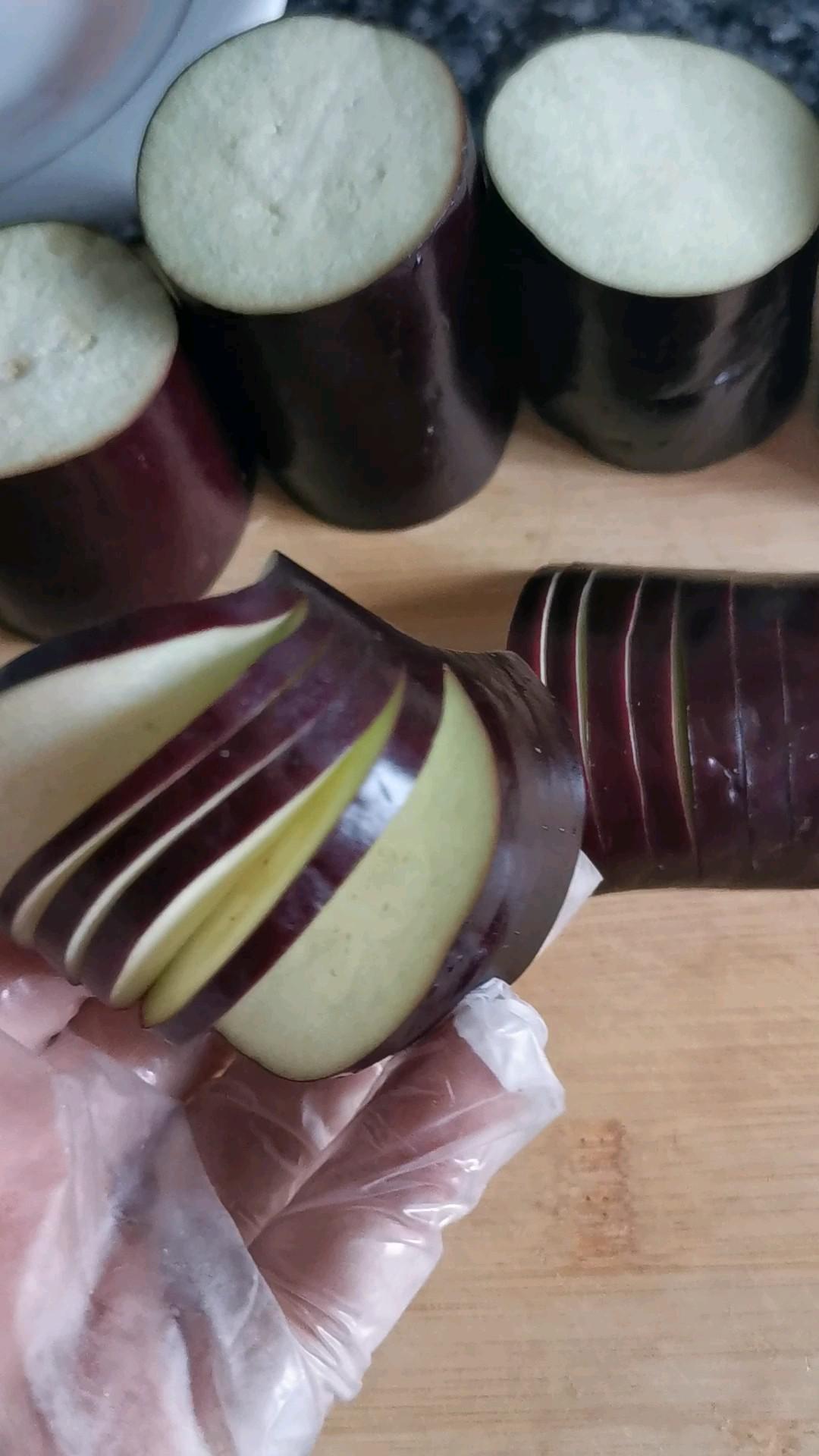 燈籠茄子的做法-家常味蒸菜譜