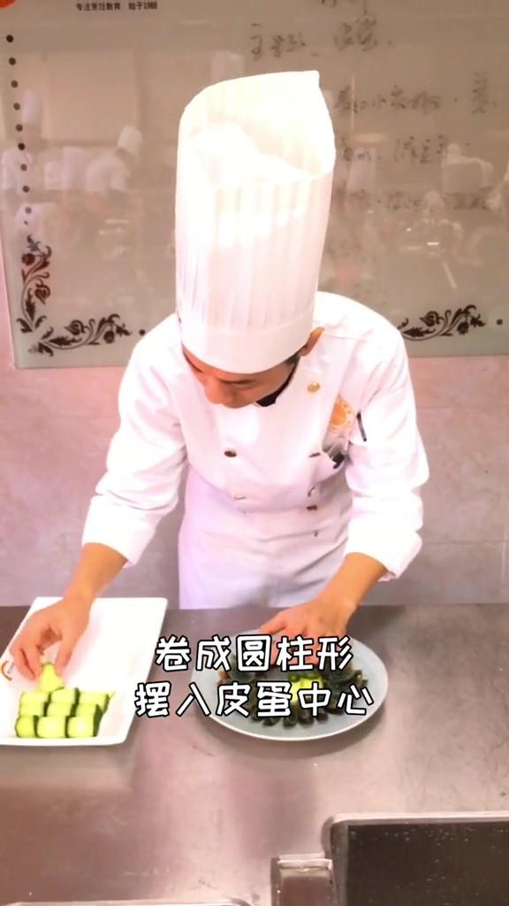 年夜飯菜之涼拌皮蛋的做法-家常味拌菜譜