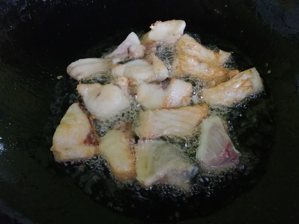 麻辣魚塊的做法-麻辣味炸菜譜