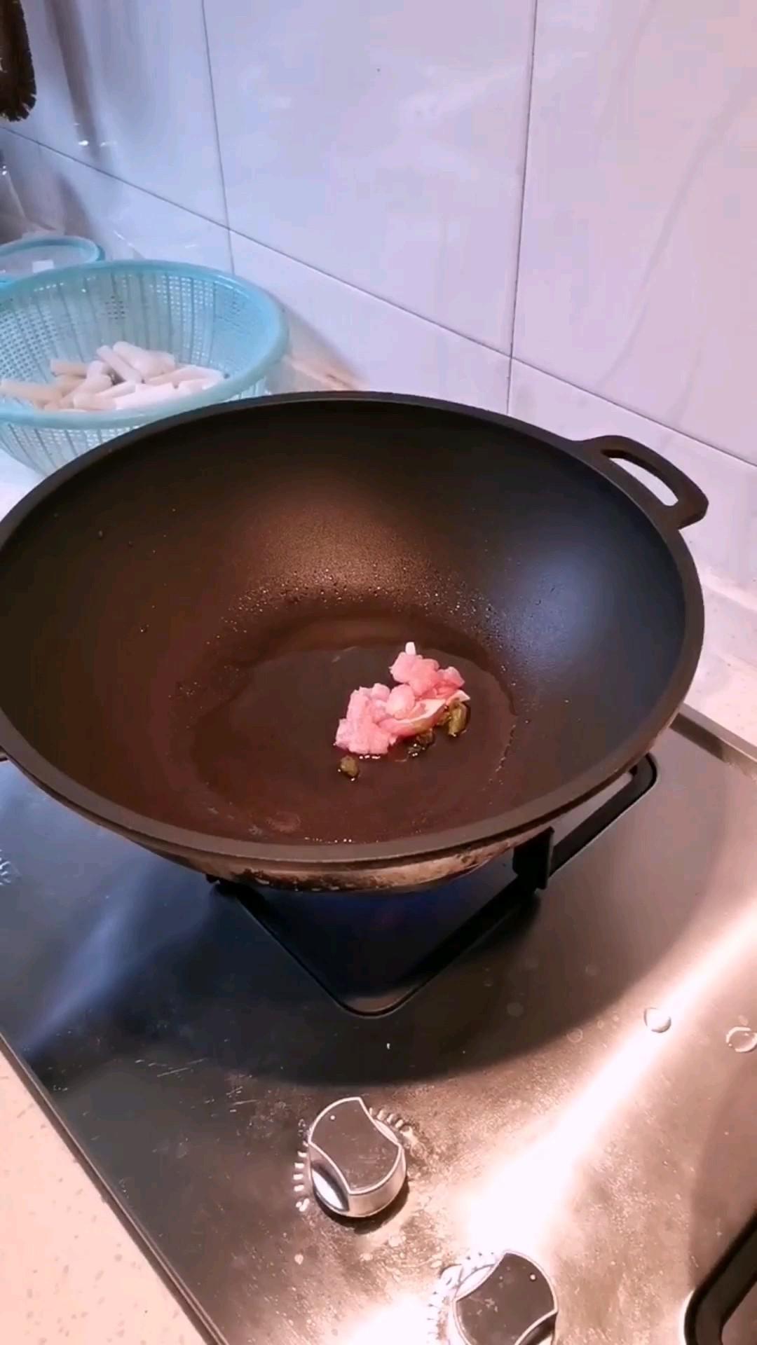 雪菜肉絲炒年糕的做法-家常味炒菜譜