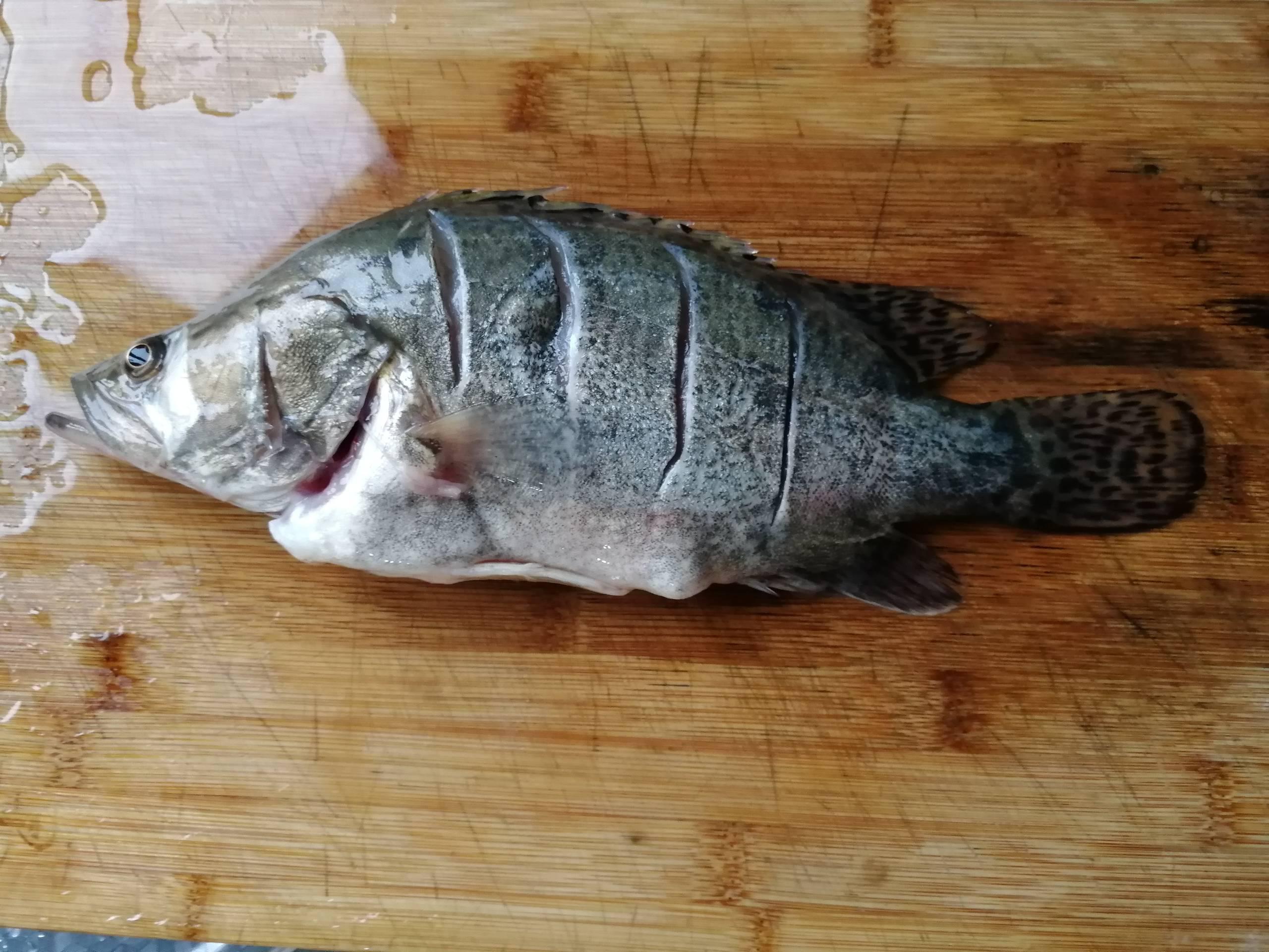 清蒸鱖魚的做法-咸鮮味蒸菜譜