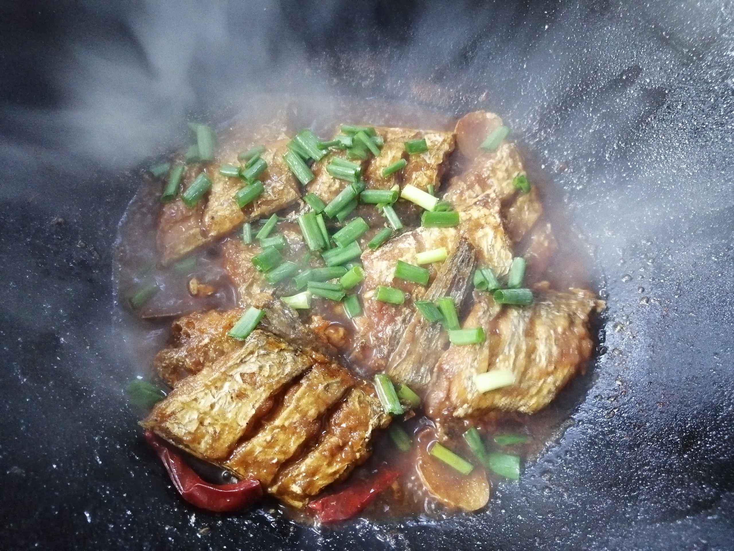 紅燒帶魚段的做法-咸鮮味燒菜譜