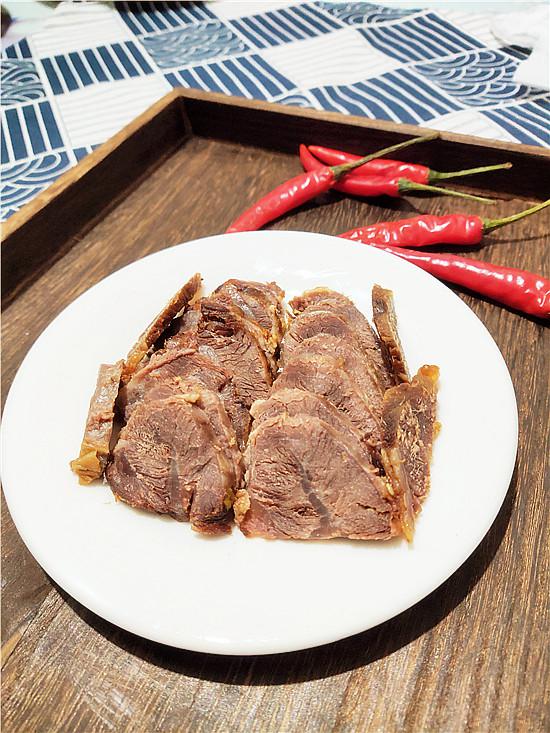 香辣鹵牛肉的做法-香辣味鹵菜譜