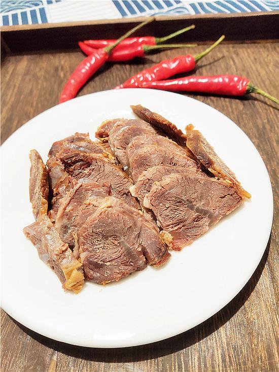 香辣鹵牛肉的做法-香辣味鹵菜譜