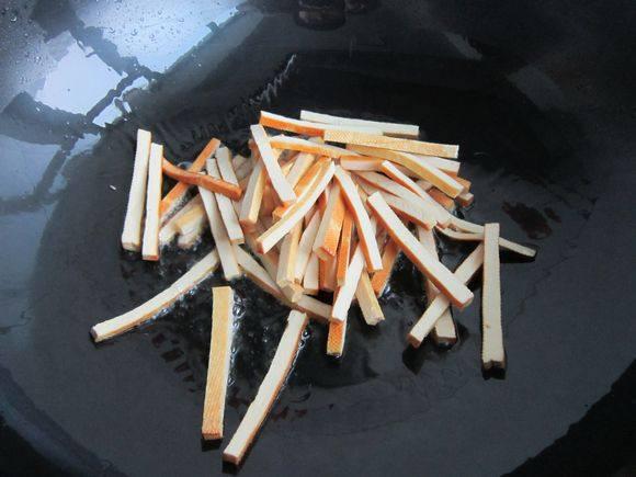 蠔油韭黃炒香干的做法-家常味炒菜譜