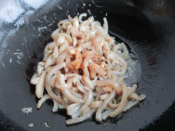 毛芹菜炒肉皮的做法-家常味炒菜譜