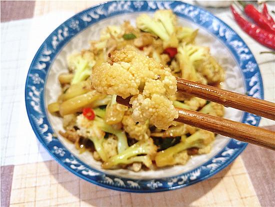 酸辣蝦皮炒菜花的做法-酸辣味炒菜譜