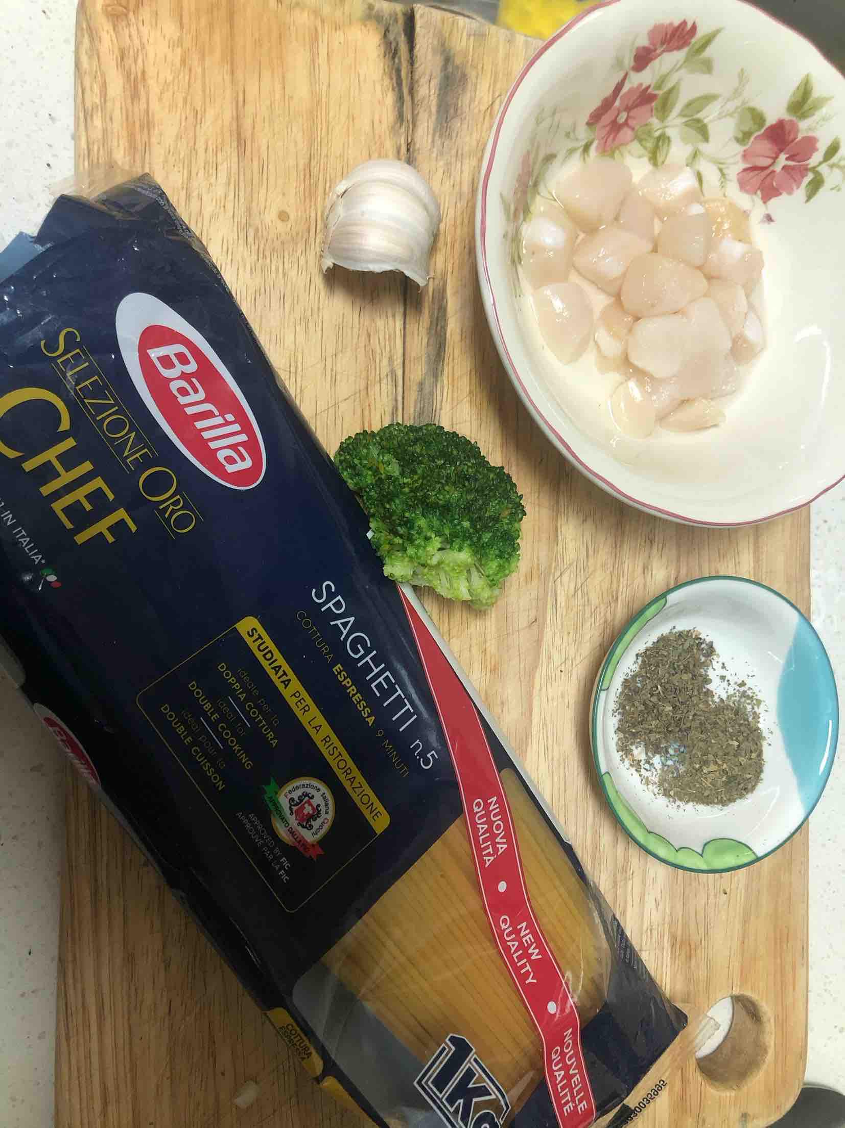 瑤柱西蘭花意面(scallops spaghetti)的做法-咸鮮味炒菜譜