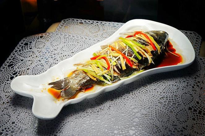 清蒸鯉魚的做法-咸鮮味蒸菜譜