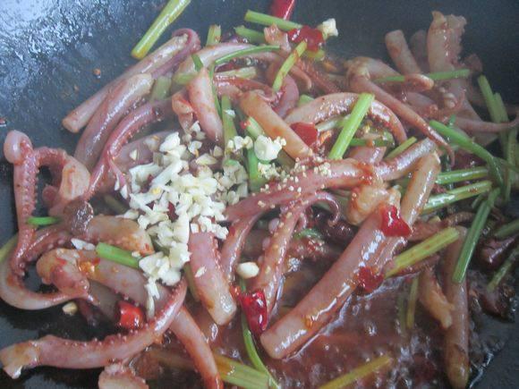 香辣魷魚須的做法-香辣味炒菜譜