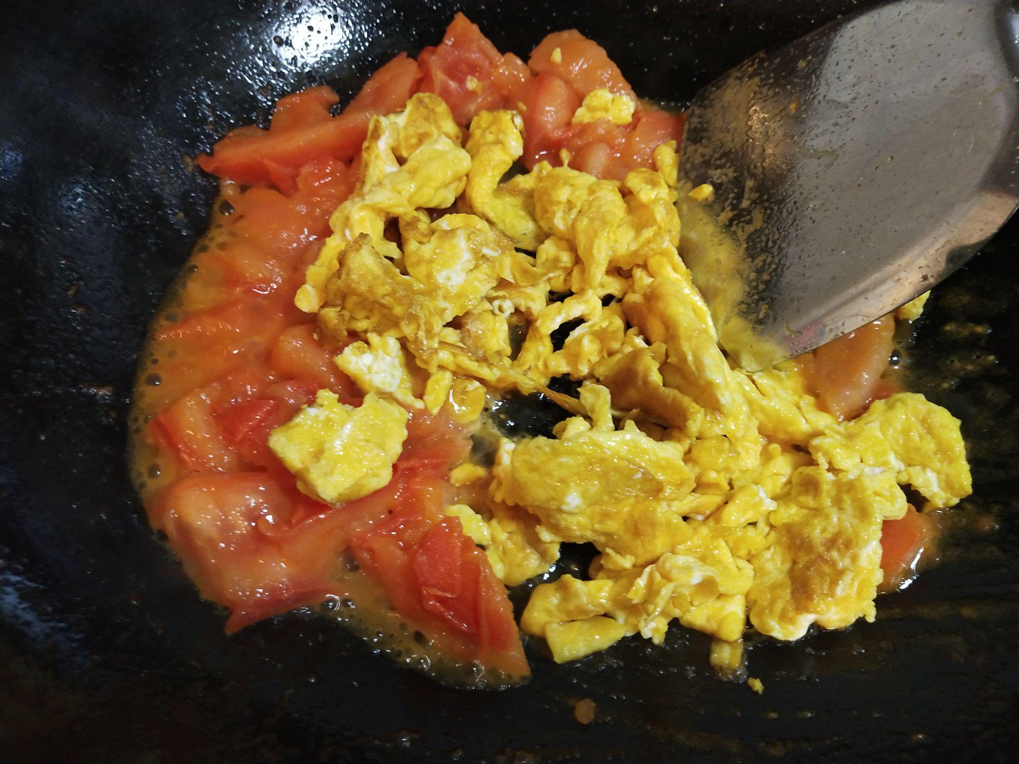 西紅柿炒雞蛋的做法-家常味炒菜譜