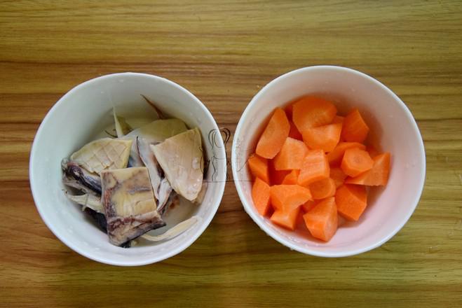 蓮藕墨魚筒骨湯的做法-家常味煲菜譜