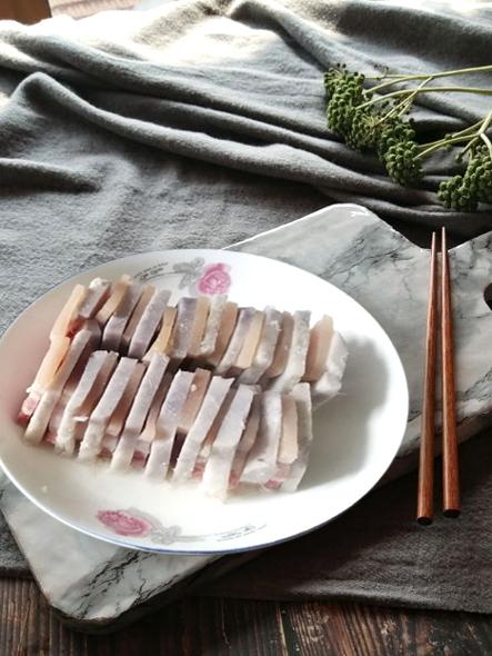 咸肉蒸芋頭的做法-咸鮮味蒸菜譜