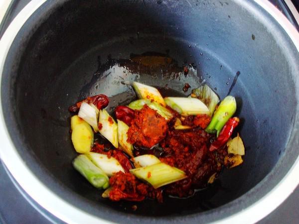 電飯煲燜雞爪的做法-麻辣味燜菜譜-易網健康養生網 電飯煲燜雞爪的做法-麻辣味燜菜譜