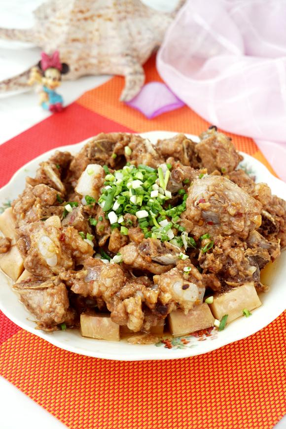 香芋蒸排骨的做法-家常味蒸菜譜