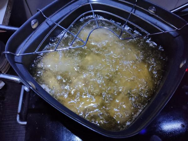 香酥老板魚的做法-家常味炸菜譜