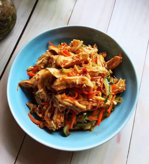 涼拌雞絲的做法-酸辣味拌菜譜