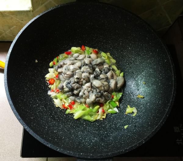 洋蔥生蠔的做法-咸鮮味炒菜譜-易網健康養生網 洋蔥生蠔的做法-咸鮮味炒菜譜