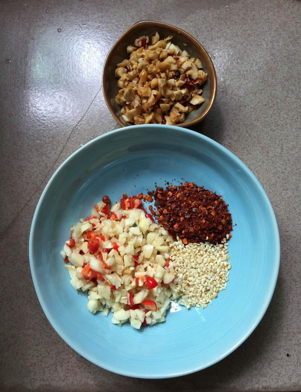 涼拌雞絲的做法-酸辣味拌菜譜