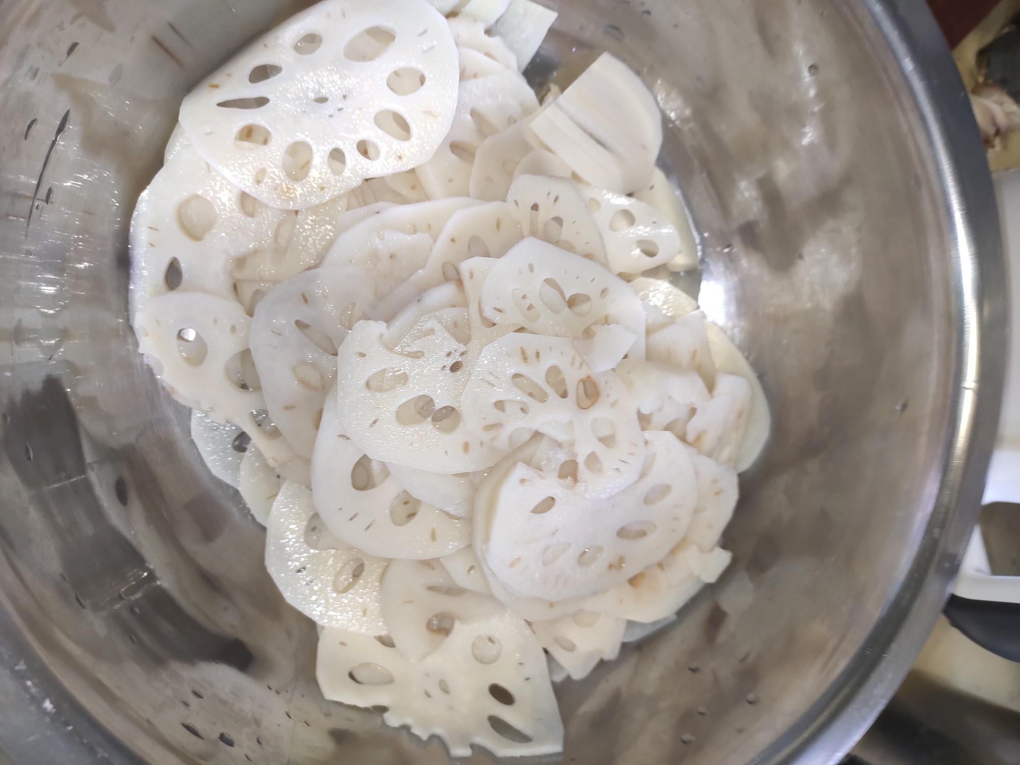 熗拌蓮藕的做法-酸辣味拌菜譜-易網(wǎng)健康養(yǎng)生網(wǎng) 熗拌蓮藕的做法-酸辣味拌菜譜