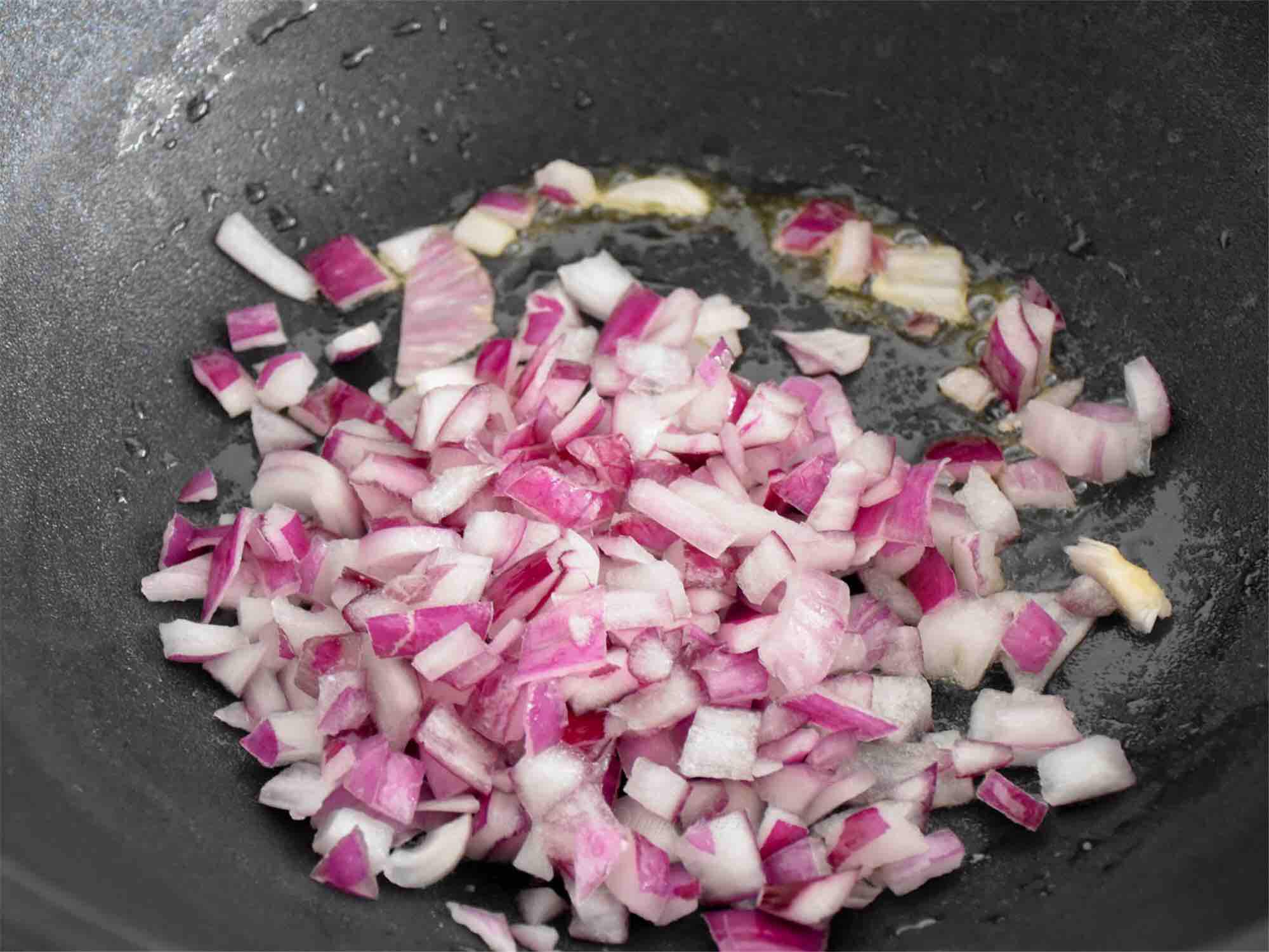 香煎鮮嫩牛排的做法-黑椒味煎菜譜