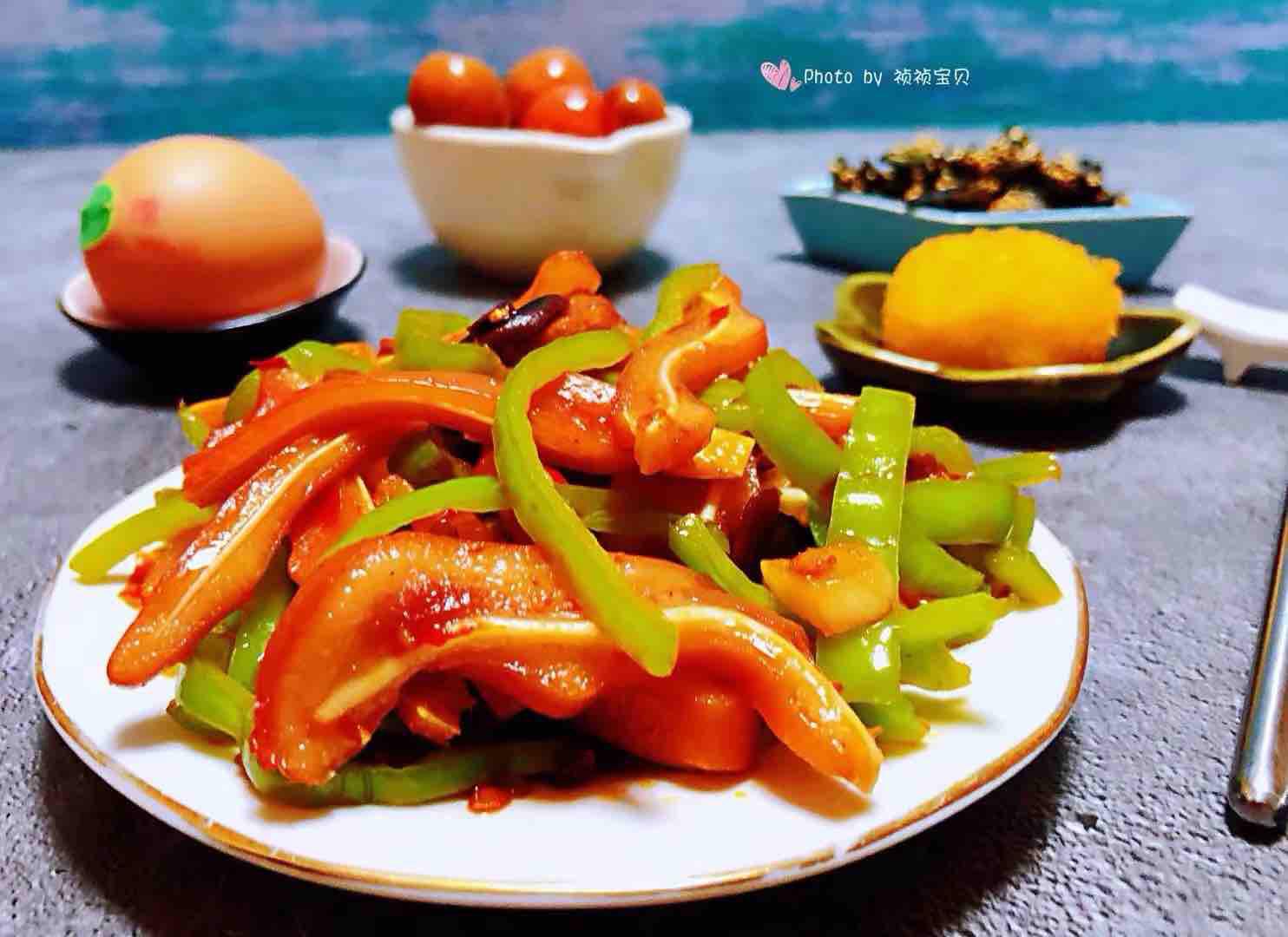 爆炒豬耳朵的做法-香辣味炒菜譜