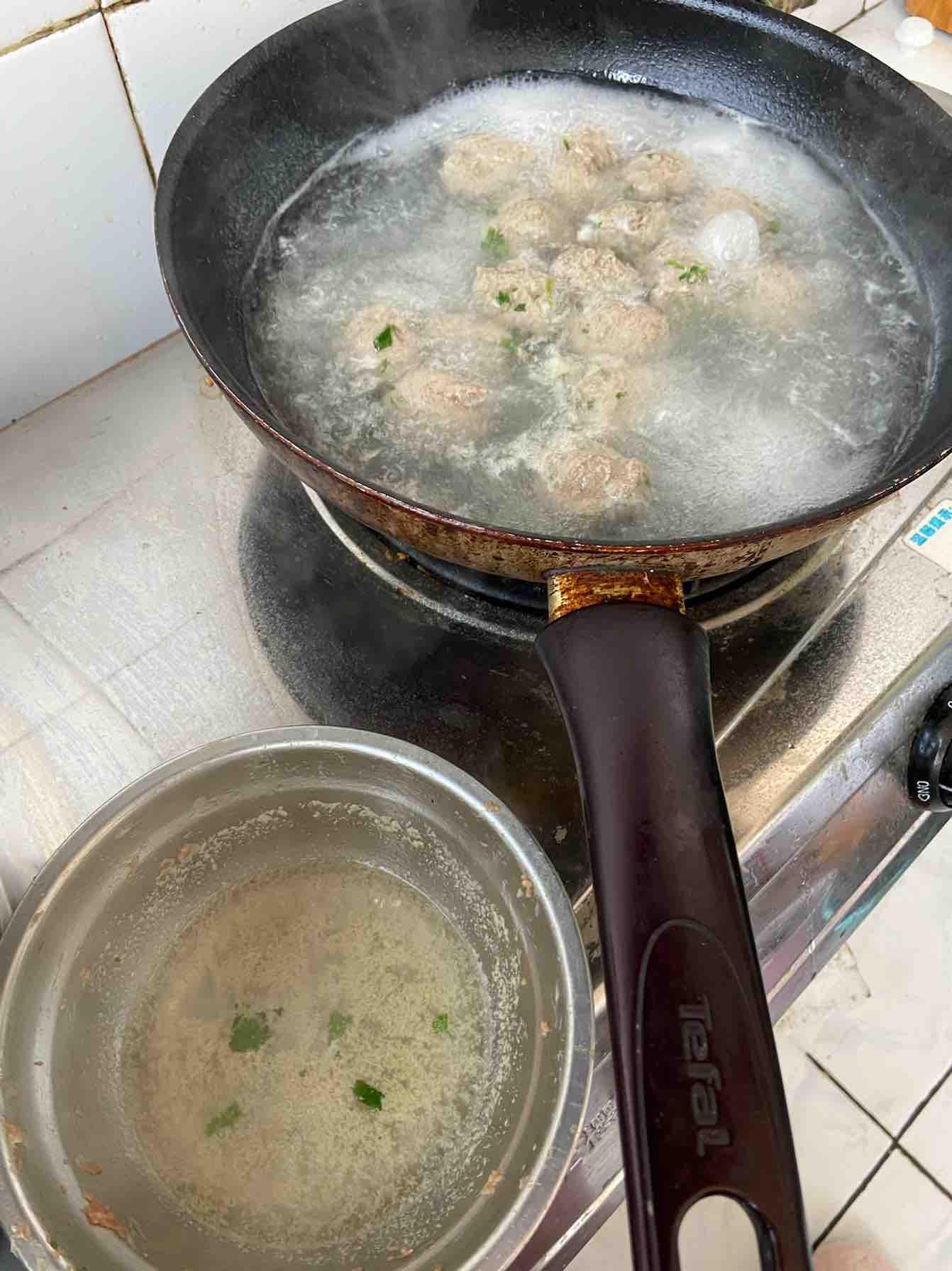 牛肉丸子湯的做法-咸鮮味煮菜譜