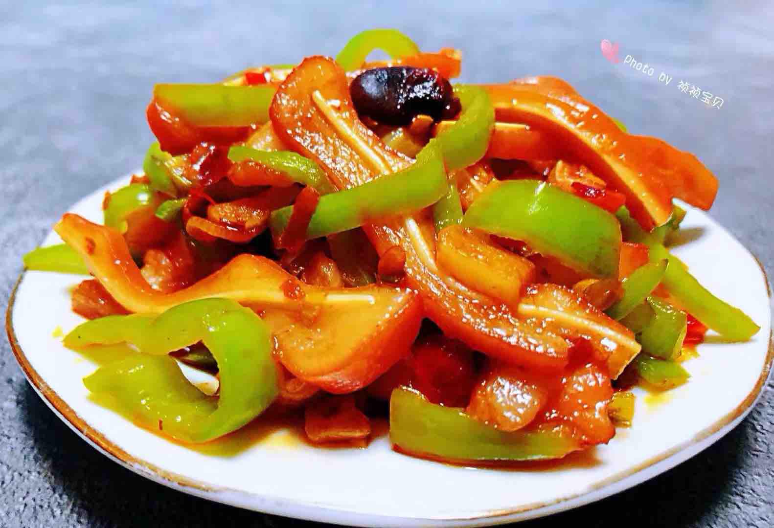 爆炒豬耳朵的做法-香辣味炒菜譜