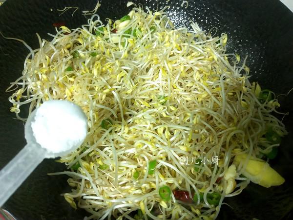 爆炒綠豆芽的做法-家常味炒菜譜