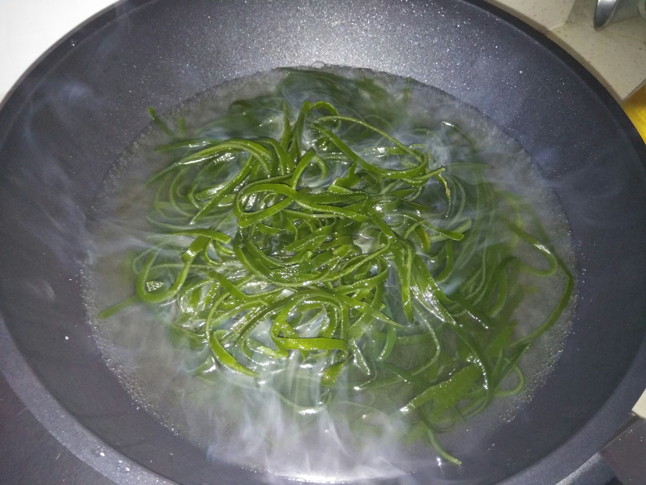 涼拌海帶絲的做法-家常味拌菜譜