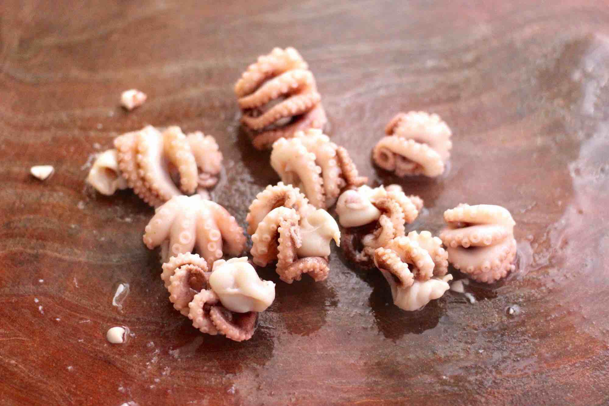 墨魚香干芹菜小炒的做法-咸鮮味炒菜譜