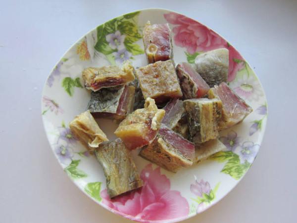 臘魚燒茄子的做法-咸鮮味燒菜譜