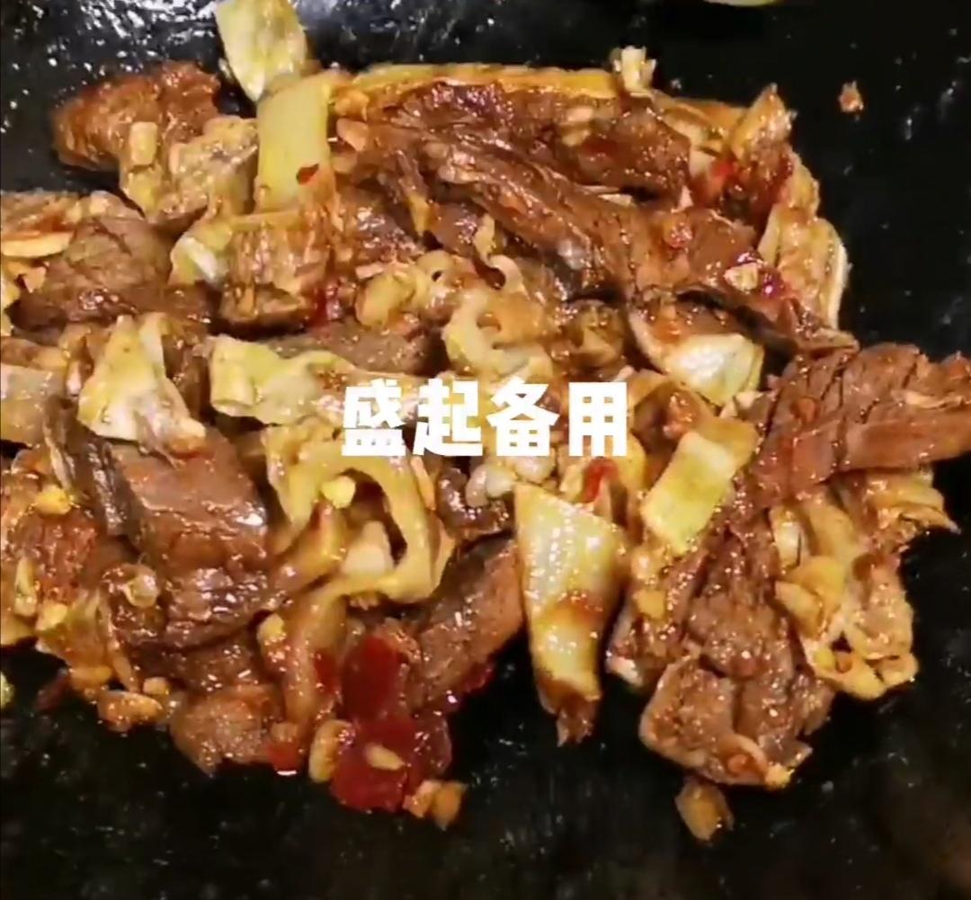 牛腩粉絲的做法-家常味燜菜譜-易網健康養生網 牛腩粉絲的做法-家常味燜菜譜