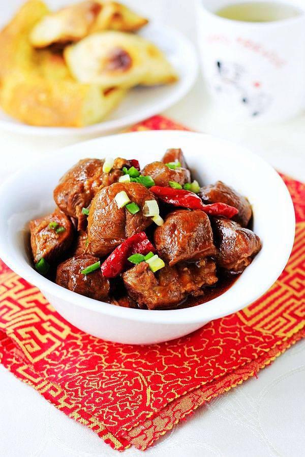 紅燒牛毽子的做法-家常味燒菜譜