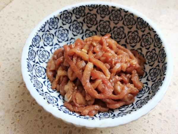 洋蔥炒肉絲的做法-家常味炒菜譜-易網(wǎng)<a href=http://www.logojc.com/ target=_blank class=infotextkey>健康養(yǎng)生</a>網(wǎng) 洋蔥炒肉絲的做法-家常味炒菜譜