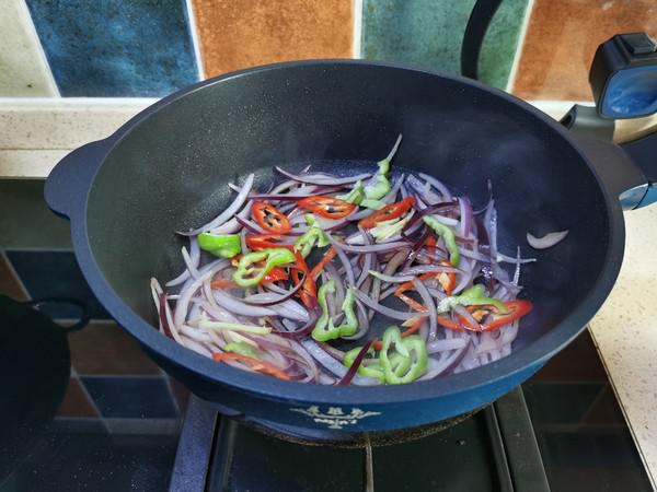 洋蔥炒肉絲的做法-家常味炒菜譜-易網(wǎng)健康養(yǎng)生網(wǎng) 洋蔥炒肉絲的做法-家常味炒菜譜