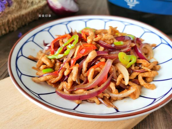 洋蔥炒肉絲的做法-家常味炒菜譜-易網(wǎng)健康養(yǎng)生網(wǎng) 洋蔥炒肉絲的做法-家常味炒菜譜