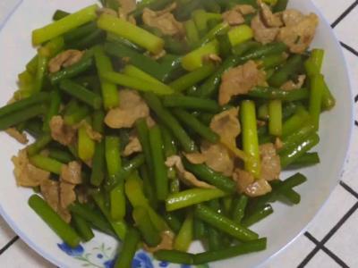 肉炒蒜薹的做法-家常味炒菜譜