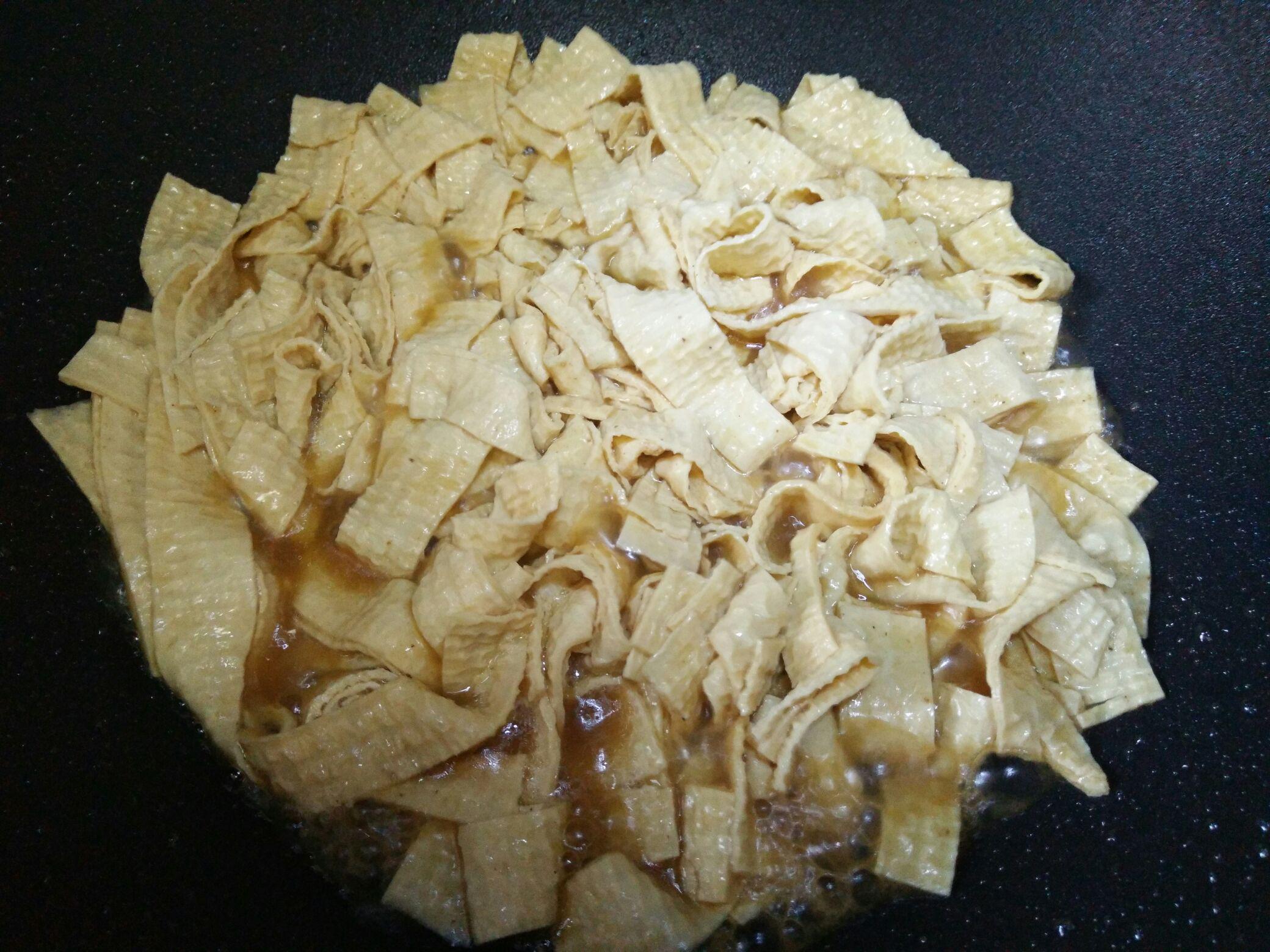 韭菜炒厚豆腐皮的做法-家常味炒菜譜