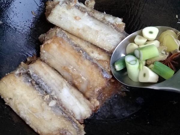 杏鮑菇燒帶魚(yú)的做法-咸鮮味燒菜譜