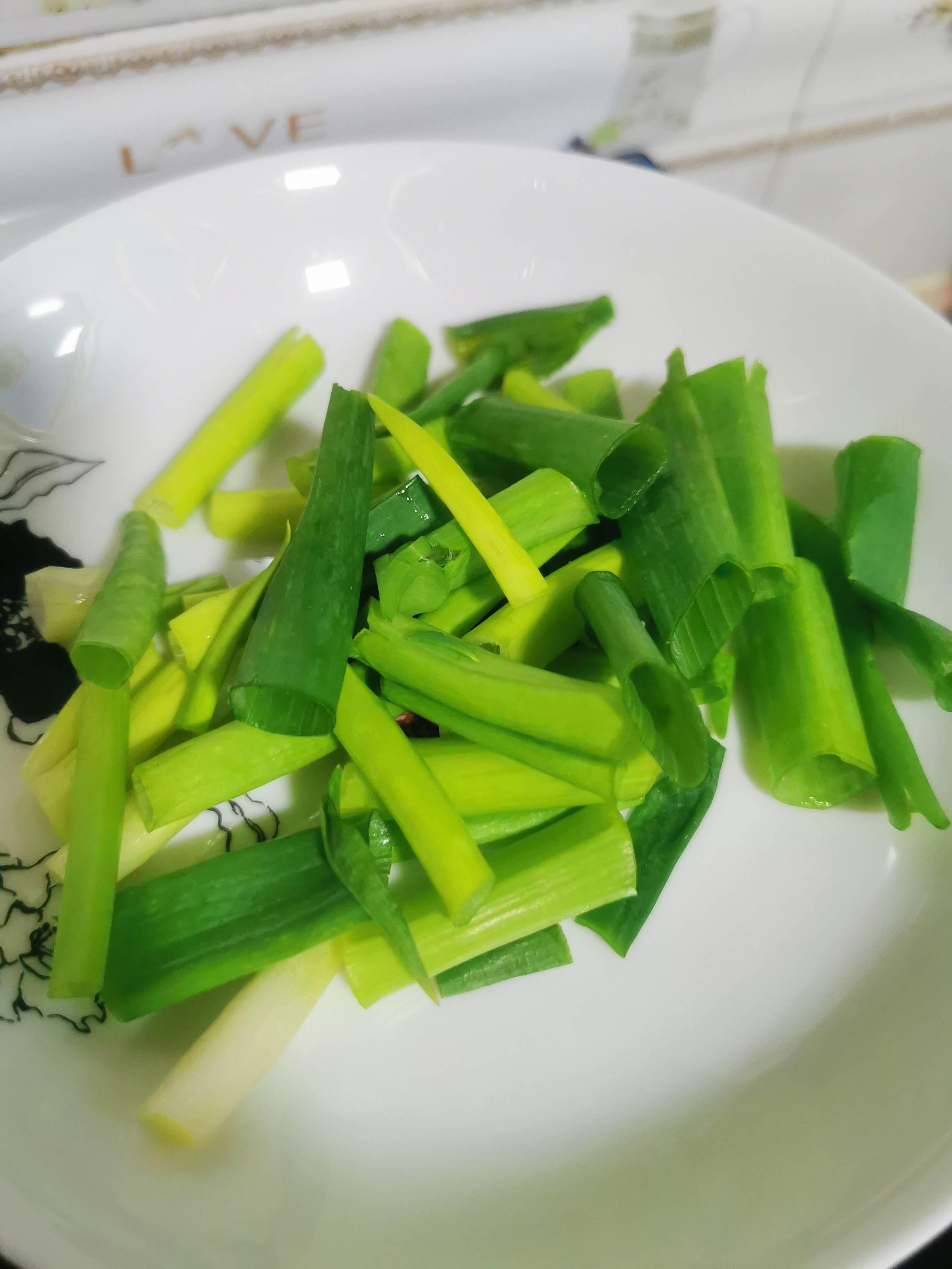 蔥油雞翅的做法-咸鮮味煎菜譜