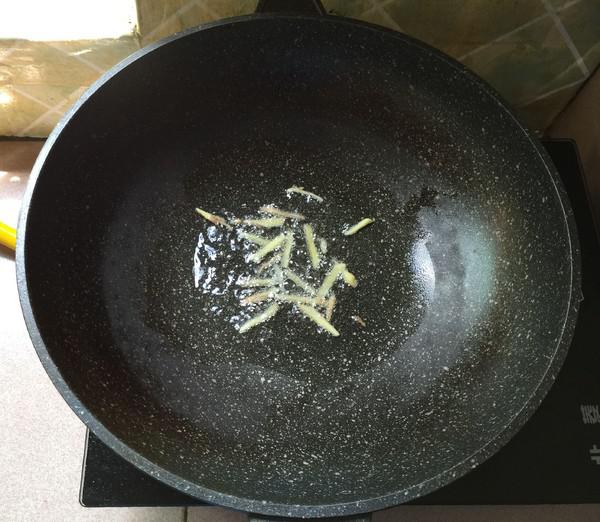 芹菜炒黑木耳的做法-家常味炒菜譜