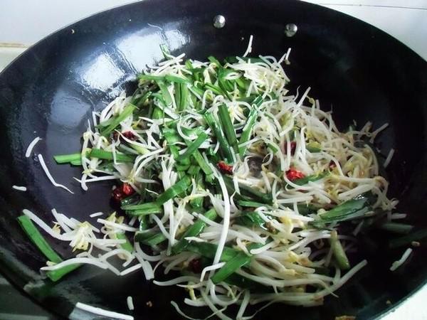 韭菜綠豆芽炒雞蛋的做法-家常味炒菜譜