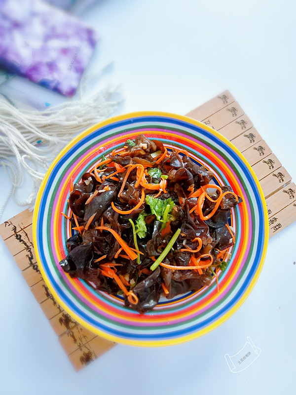 涼拌黑木耳的做法-其它口味拌菜譜