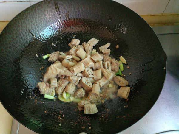 牛肉筍干大雜燴的做法-家常味燴菜譜