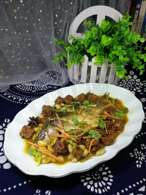 鯽魚花生仁燉烤麩的做法-家常味燉菜譜-易網健康養生網 鯽魚花生仁燉烤麩的做法-家常味燉菜譜