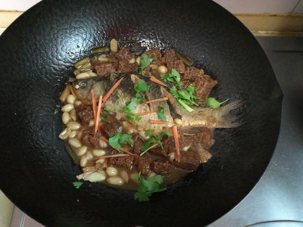 鯽魚花生仁燉烤麩的做法-家常味燉菜譜-易網健康養生網 鯽魚花生仁燉烤麩的做法-家常味燉菜譜