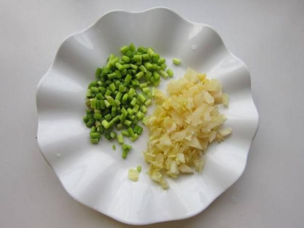 泡菜臘肉蛋炒飯的做法-咸鮮味炒菜譜