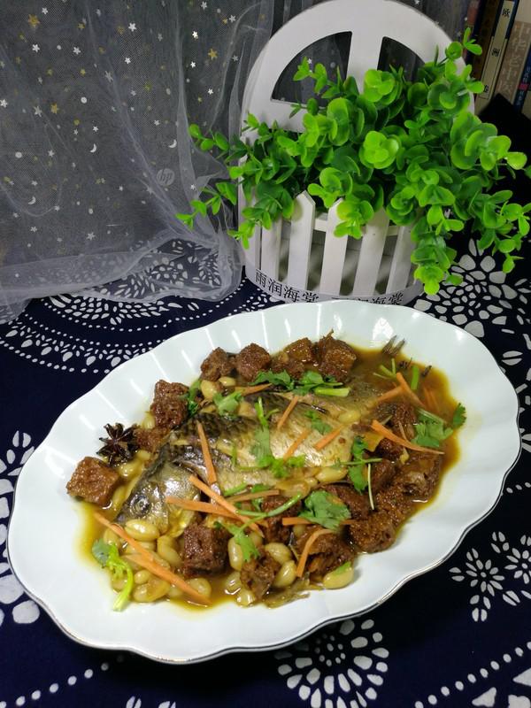 鯽魚花生仁燉烤麩的做法-家常味燉菜譜-易網健康養生網 鯽魚花生仁燉烤麩的做法-家常味燉菜譜