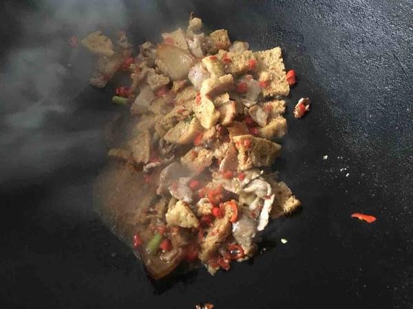 面筋炒肉的做法-香辣味炒菜譜